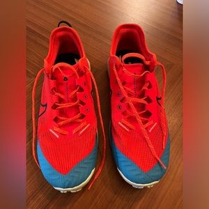 Men’s Nike Terra Kiger 8 trail runners sz 11.5